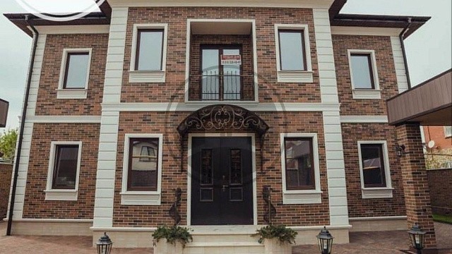 , slavyanskiy_kirpich, oblitsovochnyy_kirpich, bavarskaya_kladka, dom