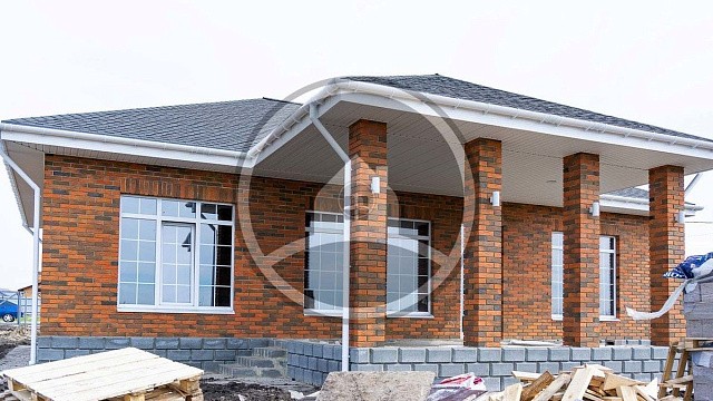 , krasnaya_gvardiya, oblitsovochnyy_kirpich, bavarskaya_kladka, dom