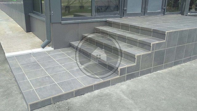 , stroeher, klinkernye_stupeni, seryy, vkhodnaya_gruppa