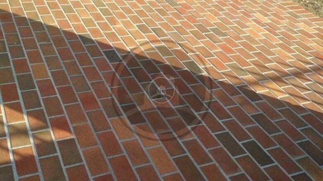 , trotuarnaya_plitka, krasnyy_fleshing, landshaftnyy_dizayn