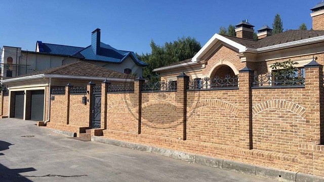 , grand_line, perel, tandem, vodostochnye_sistemy, oblitsovochnyy_kirpich, sofity, tsvetnye_kladochnye_smesi, bezhevyy, belyy, alekanovo, dom, zabor