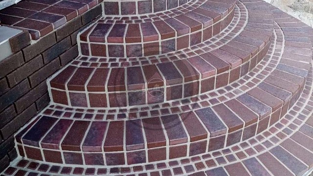 , trotuarnaya_plitka, krasnyy_pyestryy, landshaftnyy_dizayn