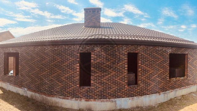 , slavyanskiy_kirpich, oblitsovochnyy_kirpich, bavarskaya_kladka, dom