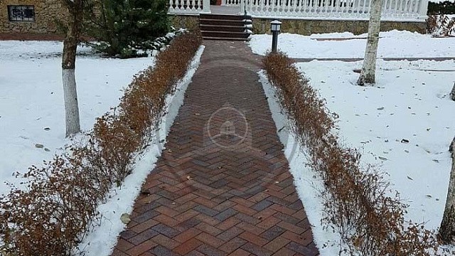 , trotuarnaya_plitka, krasnyy_pyestryy, landshaftnyy_dizayn