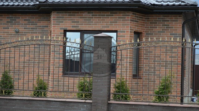 , slavyanskiy_kirpich, oblitsovochnyy_kirpich, bavarskaya_kladka, dom