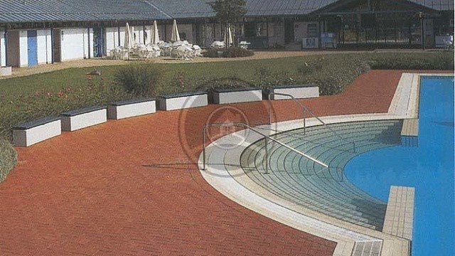 , trotuarnaya_plitka, krasnyy_pyestryy, landshaftnyy_dizayn