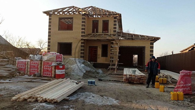 , lsr, oblitsovochnyy_kirpich, korichnevyy, pshenichnyy, dom