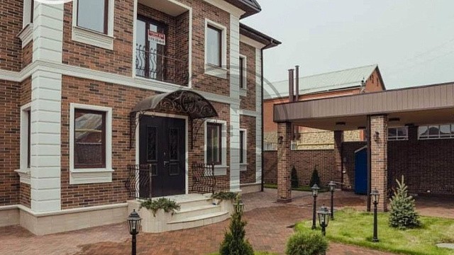 , slavyanskiy_kirpich, oblitsovochnyy_kirpich, bavarskaya_kladka, dom