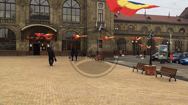 , trotuarnaya_plitka, zheltyy_pestryy, landshaftnyy_dizayn